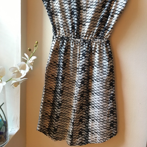 B&W dress Sz M - Picture 4 of 5